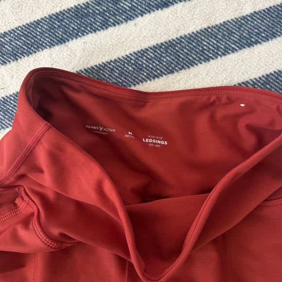 Old Navy Women's Rust joggers Pants - Picture 2 of 2